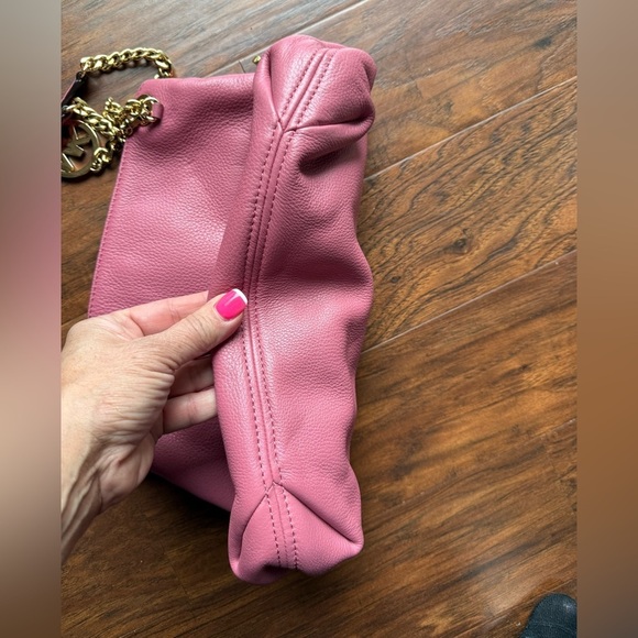 Michael Kors Mauve Jet Set Large Leather Tote with Gold Chain Strap - Picture 7 of 11